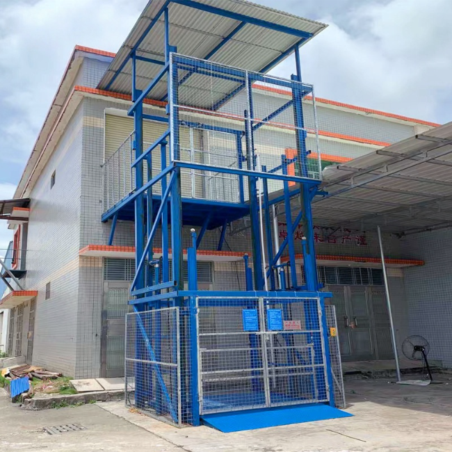 遂宁建材厂室外升降货梯安装