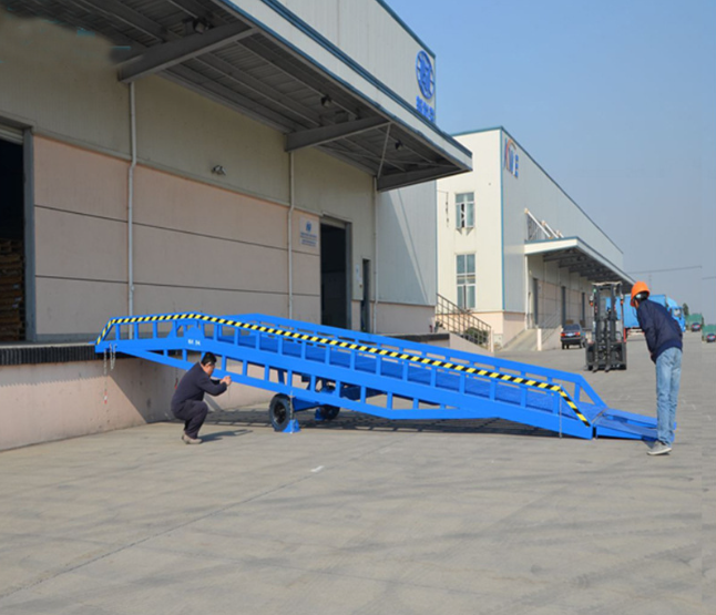 遂宁移动式登车桥应用